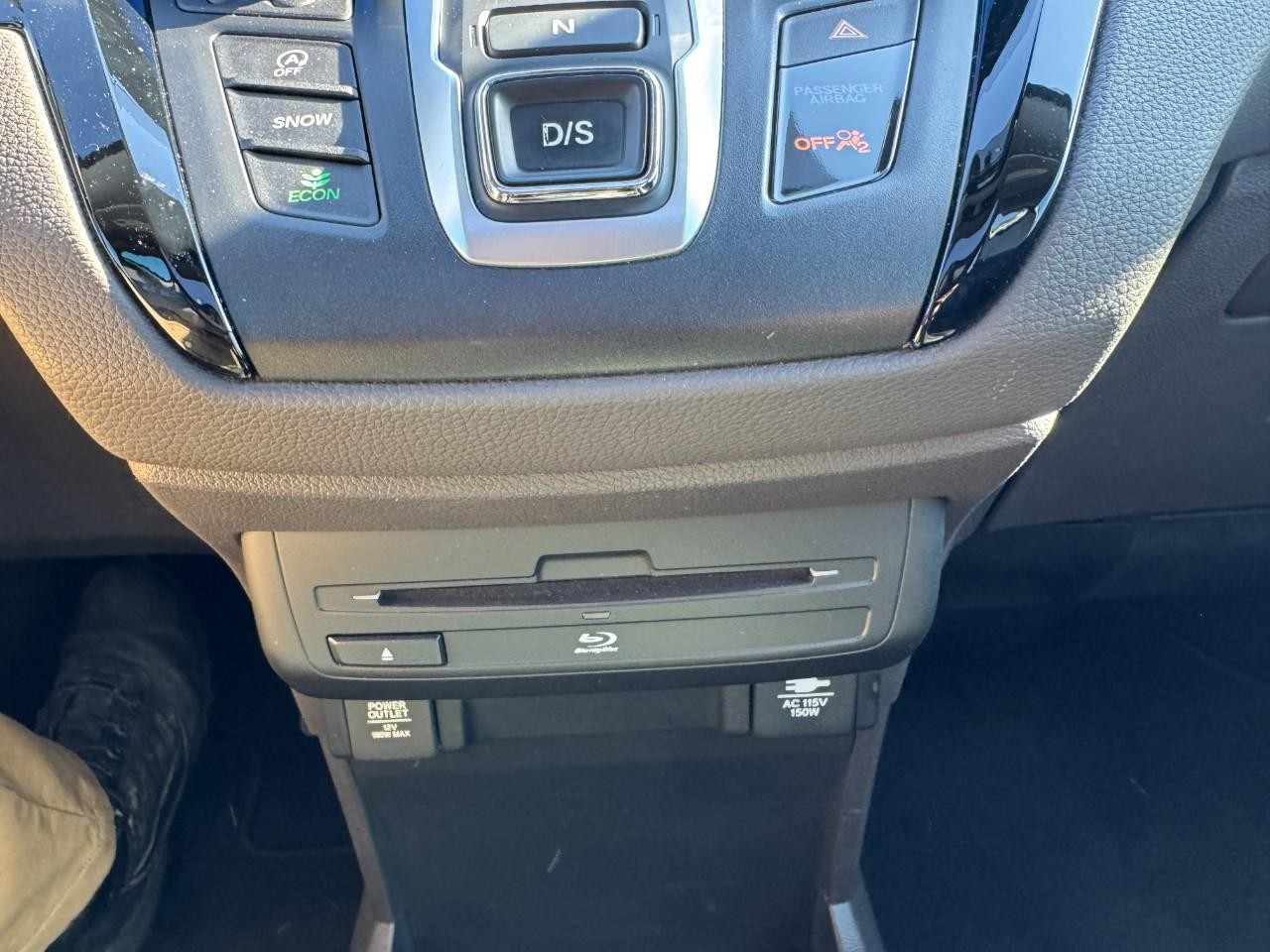 Honda Odyssey Vehicle Full-screen Gallery Image 29