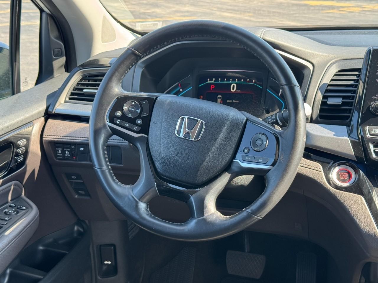 Honda Odyssey Vehicle Full-screen Gallery Image 14