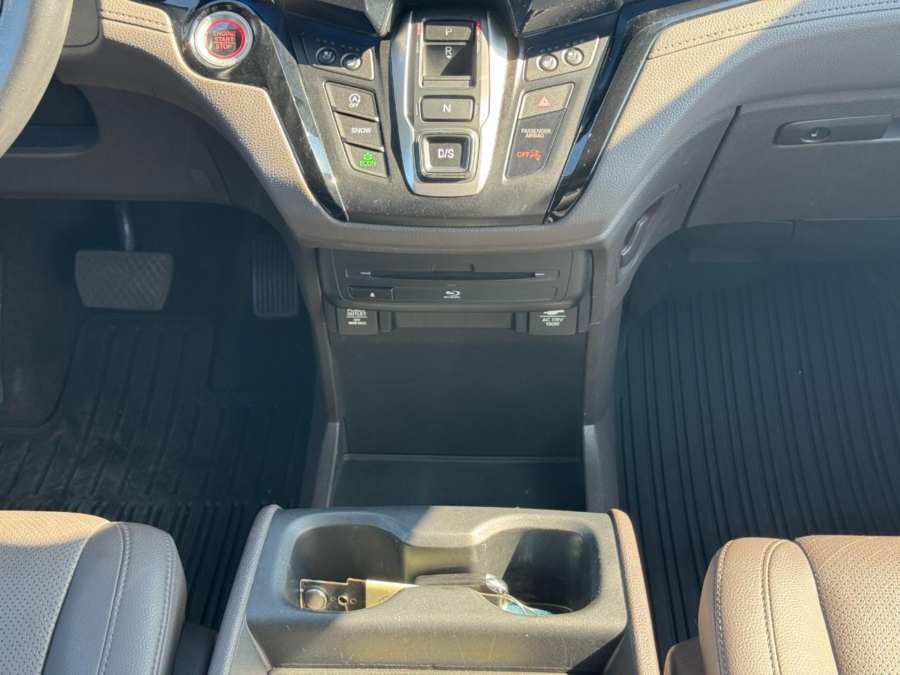 Honda Odyssey Vehicle Full-screen Gallery Image 16