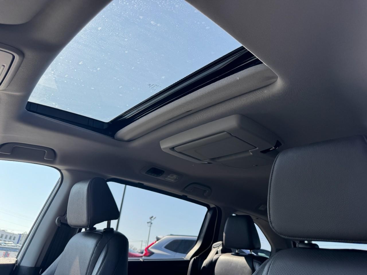 Honda Odyssey Vehicle Full-screen Gallery Image 21