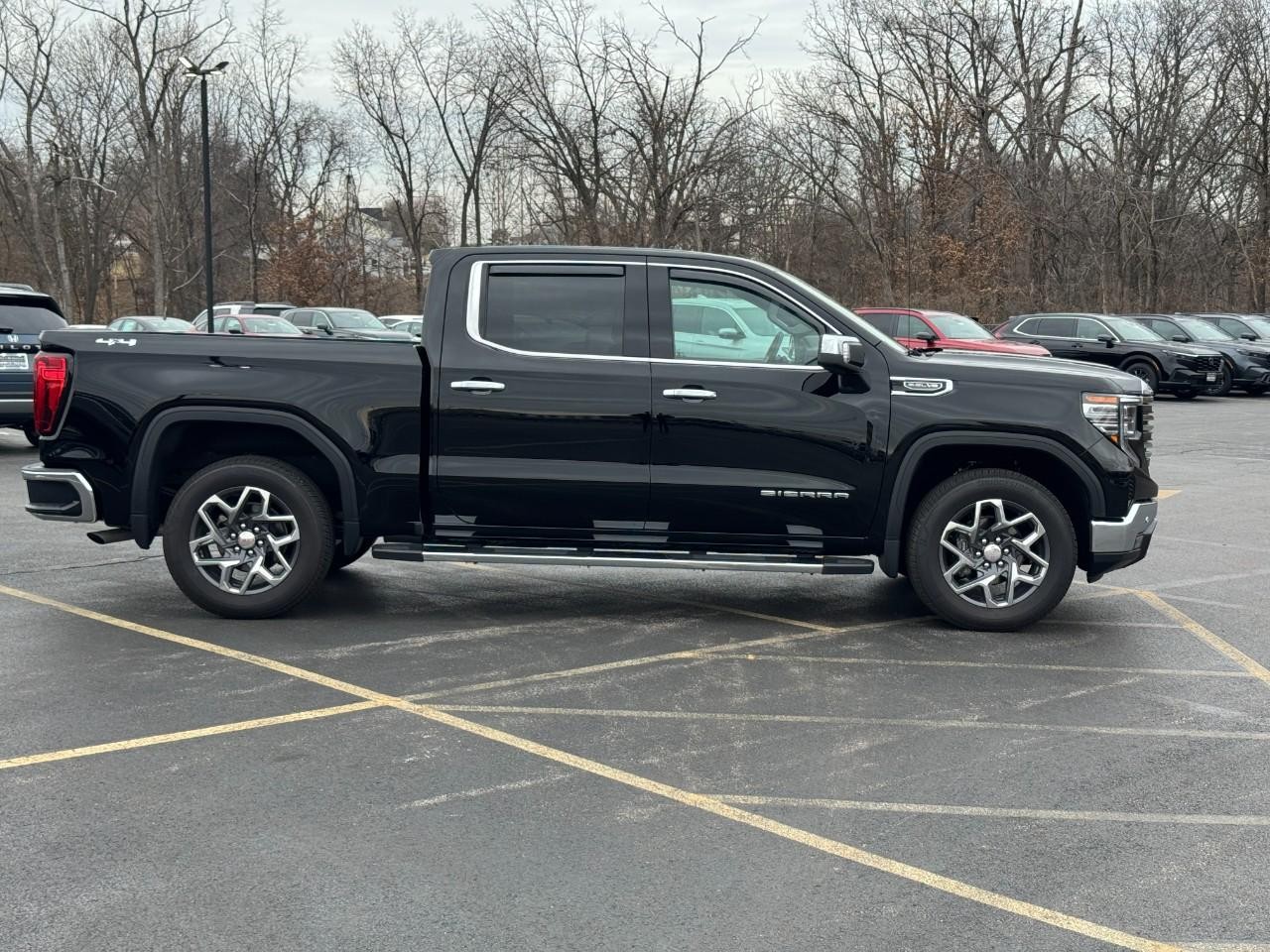 GMC Sierra 1500 Vehicle Full-screen Gallery Image 03