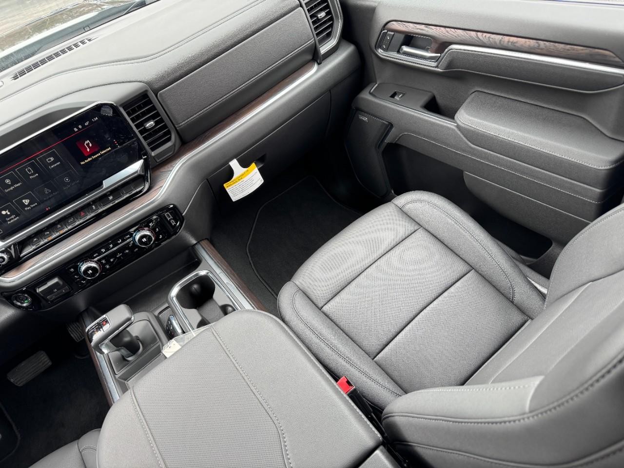 GMC Sierra 1500 Vehicle Full-screen Gallery Image 15