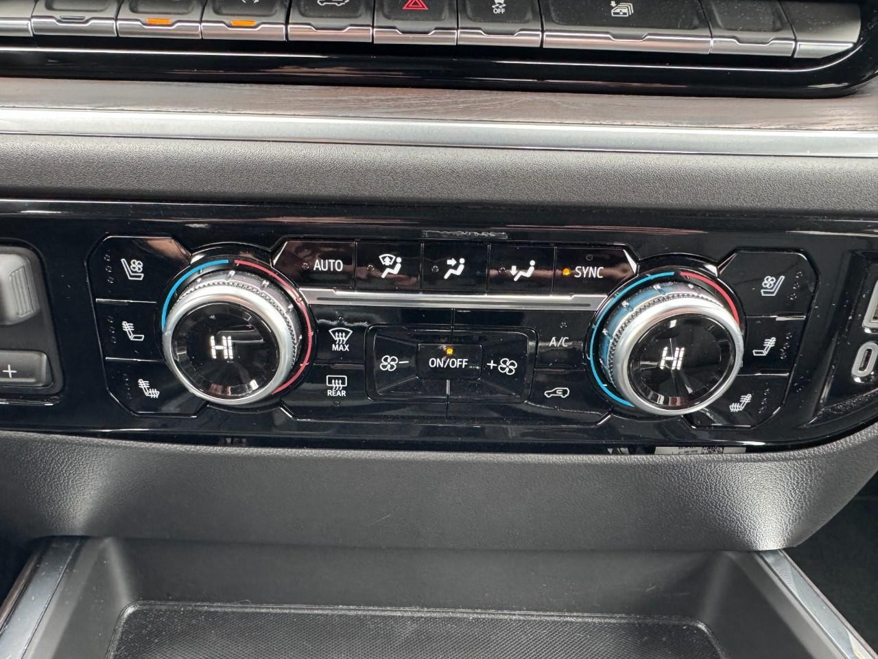 GMC Sierra 1500 Vehicle Full-screen Gallery Image 25