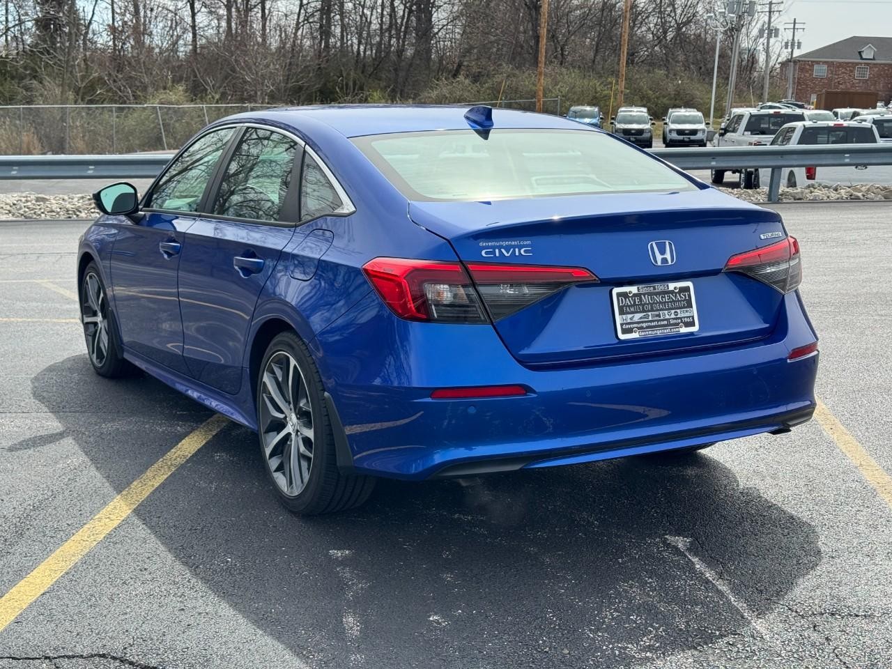 Honda Civic Sedan Vehicle Full-screen Gallery Image 06