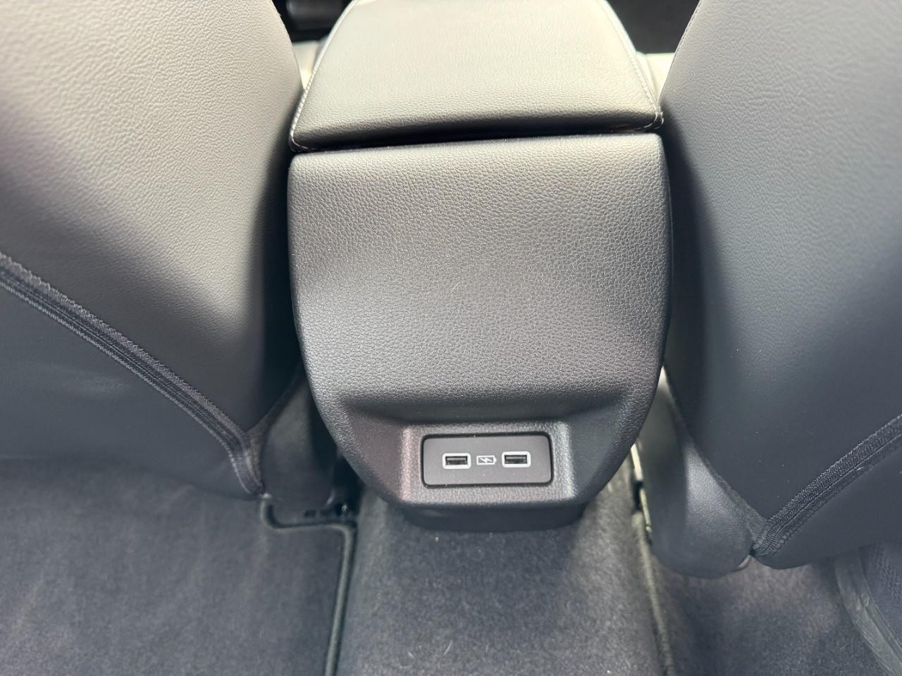 Honda Civic Sedan Vehicle Full-screen Gallery Image 16