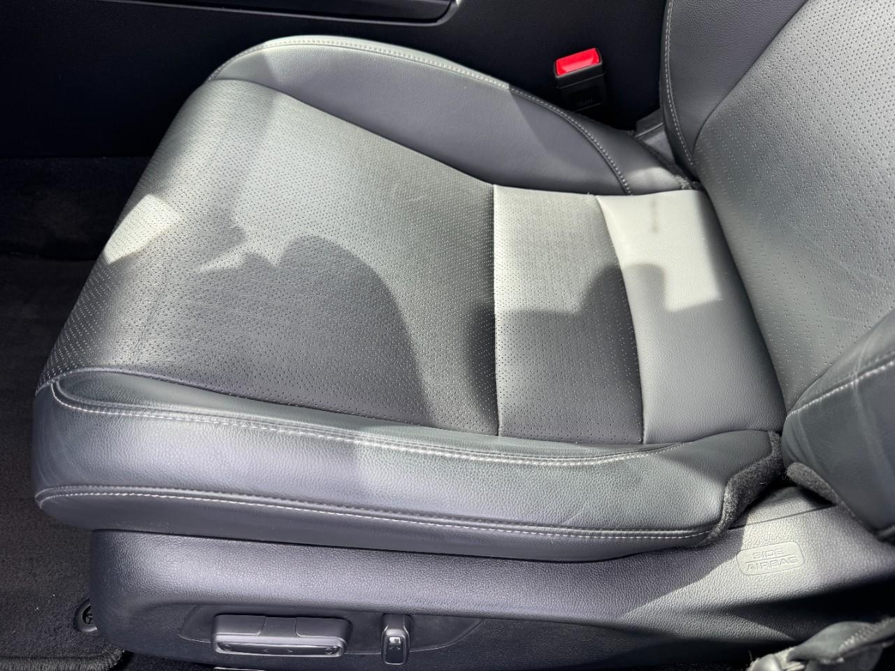 Honda Civic Sedan Vehicle Full-screen Gallery Image 18