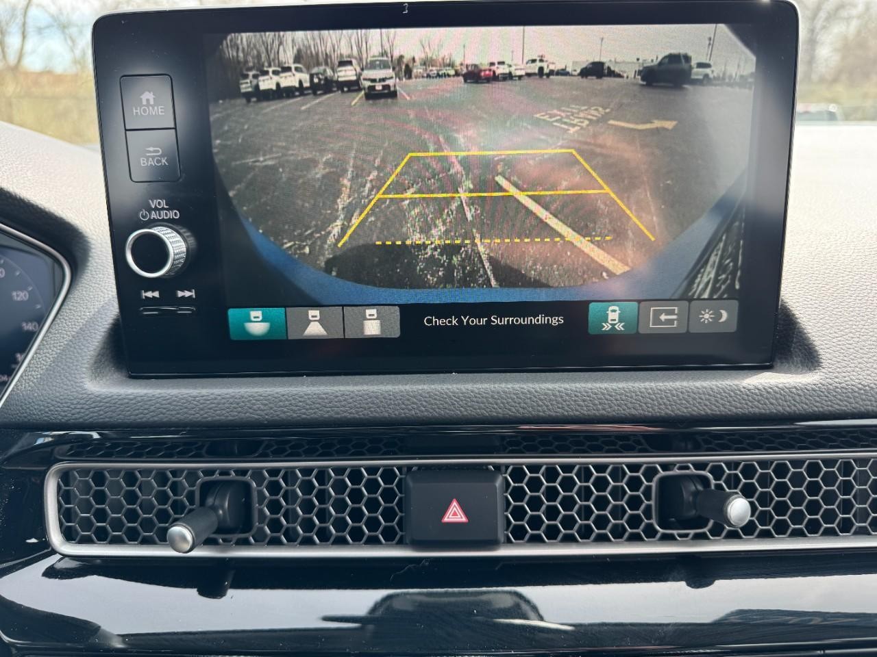 Honda Civic Sedan Vehicle Full-screen Gallery Image 25