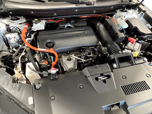 Honda CR-V Hybrid Vehicle Full-screen Gallery Image 12