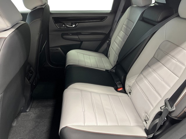 Honda CR-V Hybrid Vehicle Full-screen Gallery Image 25