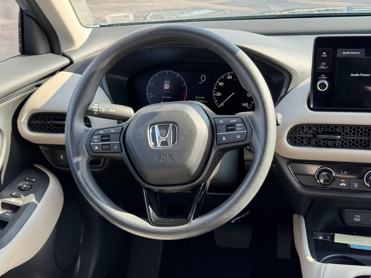 Honda HR-V Vehicle Full-screen Gallery Image 11
