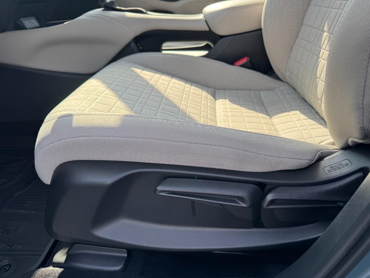 Honda HR-V Vehicle Full-screen Gallery Image 16