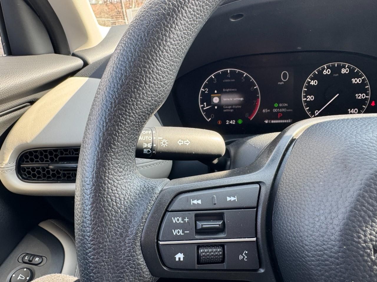 Honda HR-V Vehicle Full-screen Gallery Image 18