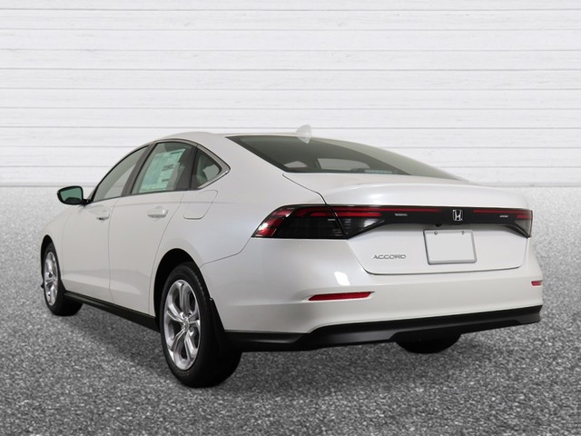 Honda Accord Sedan Vehicle Full-screen Gallery Image 03