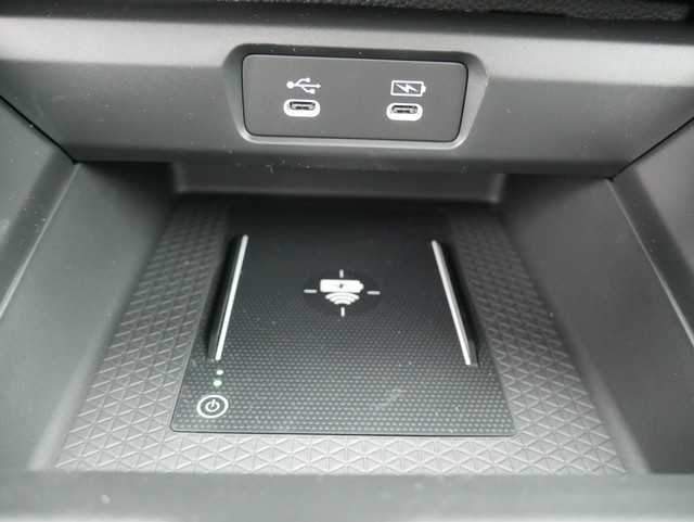 Honda Accord Sedan Vehicle Full-screen Gallery Image 19