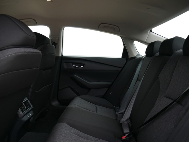Honda Accord Sedan Vehicle Full-screen Gallery Image 22