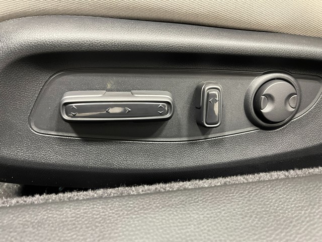 Honda Accord Sedan Vehicle Full-screen Gallery Image 10