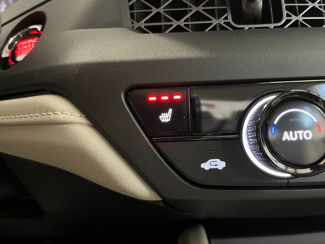 Honda Accord Sedan Vehicle Full-screen Gallery Image 18