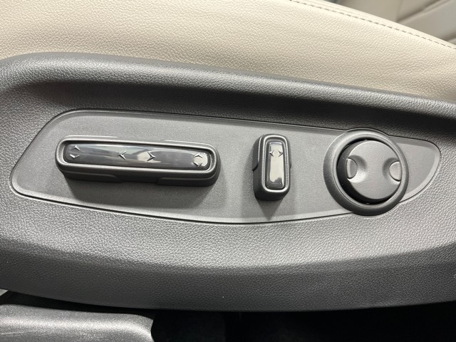 Honda CR-V Vehicle Full-screen Gallery Image 14