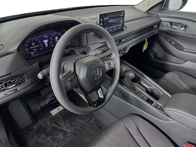 Honda Accord Sedan Vehicle Full-screen Gallery Image 11