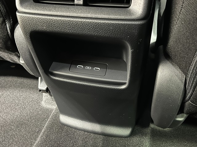 Honda CR-V Vehicle Full-screen Gallery Image 24