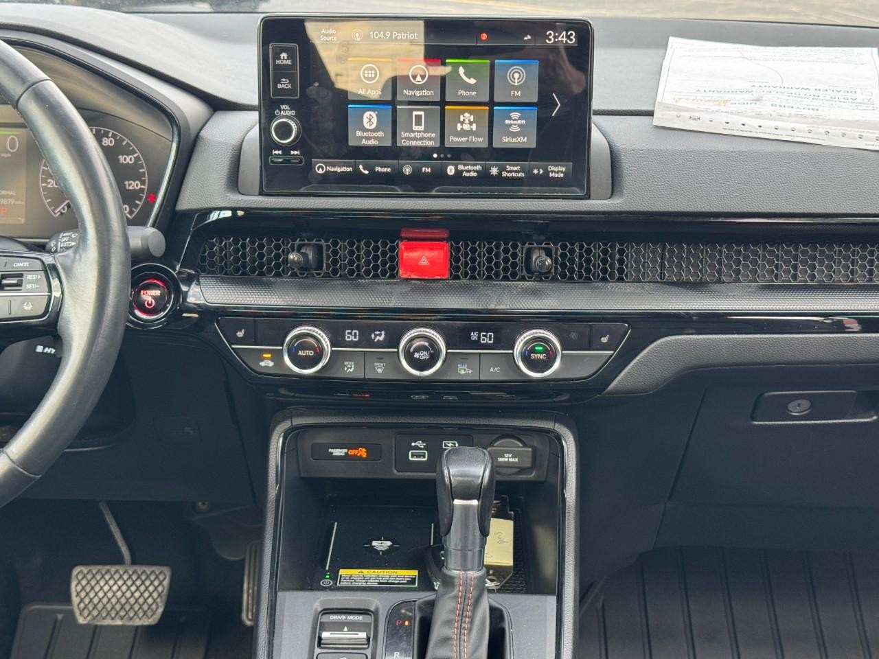 Honda CR-V Hybrid Vehicle Full-screen Gallery Image 14