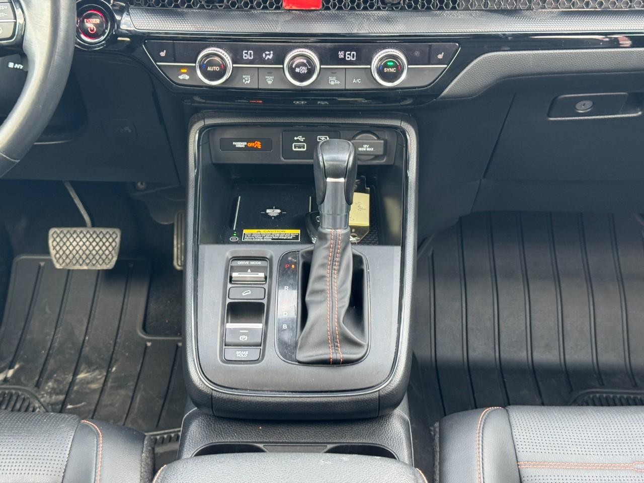 Honda CR-V Hybrid Vehicle Full-screen Gallery Image 15