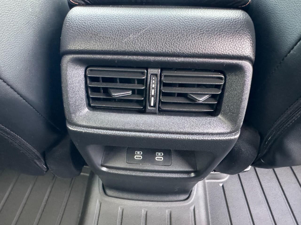 Honda CR-V Hybrid Vehicle Full-screen Gallery Image 17