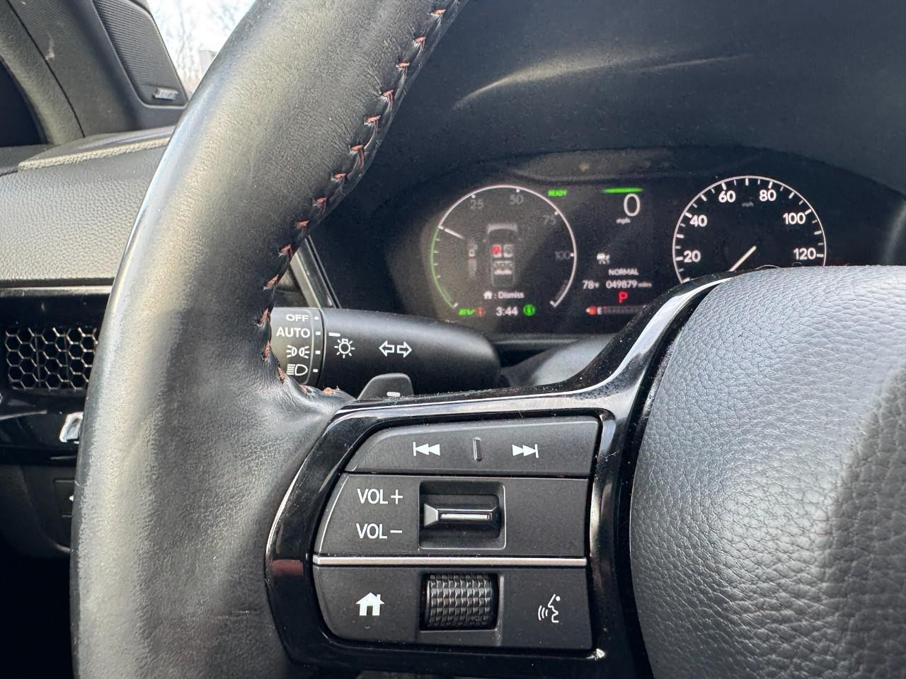 Honda CR-V Hybrid Vehicle Full-screen Gallery Image 21