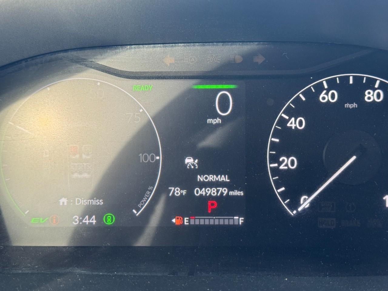 Honda CR-V Hybrid Vehicle Full-screen Gallery Image 23