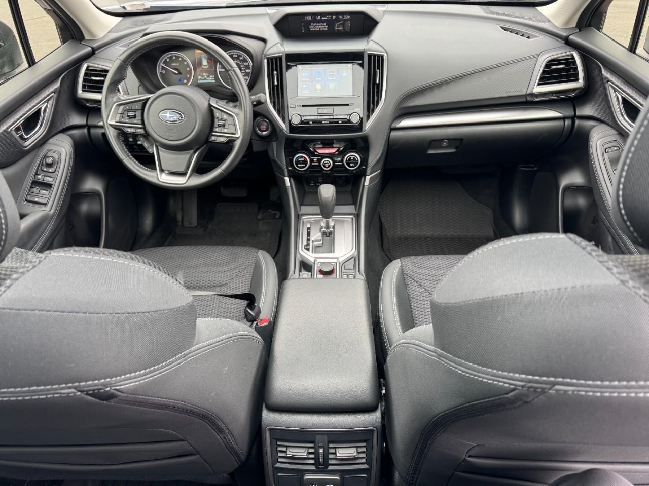 Subaru Forester Vehicle Full-screen Gallery Image 13