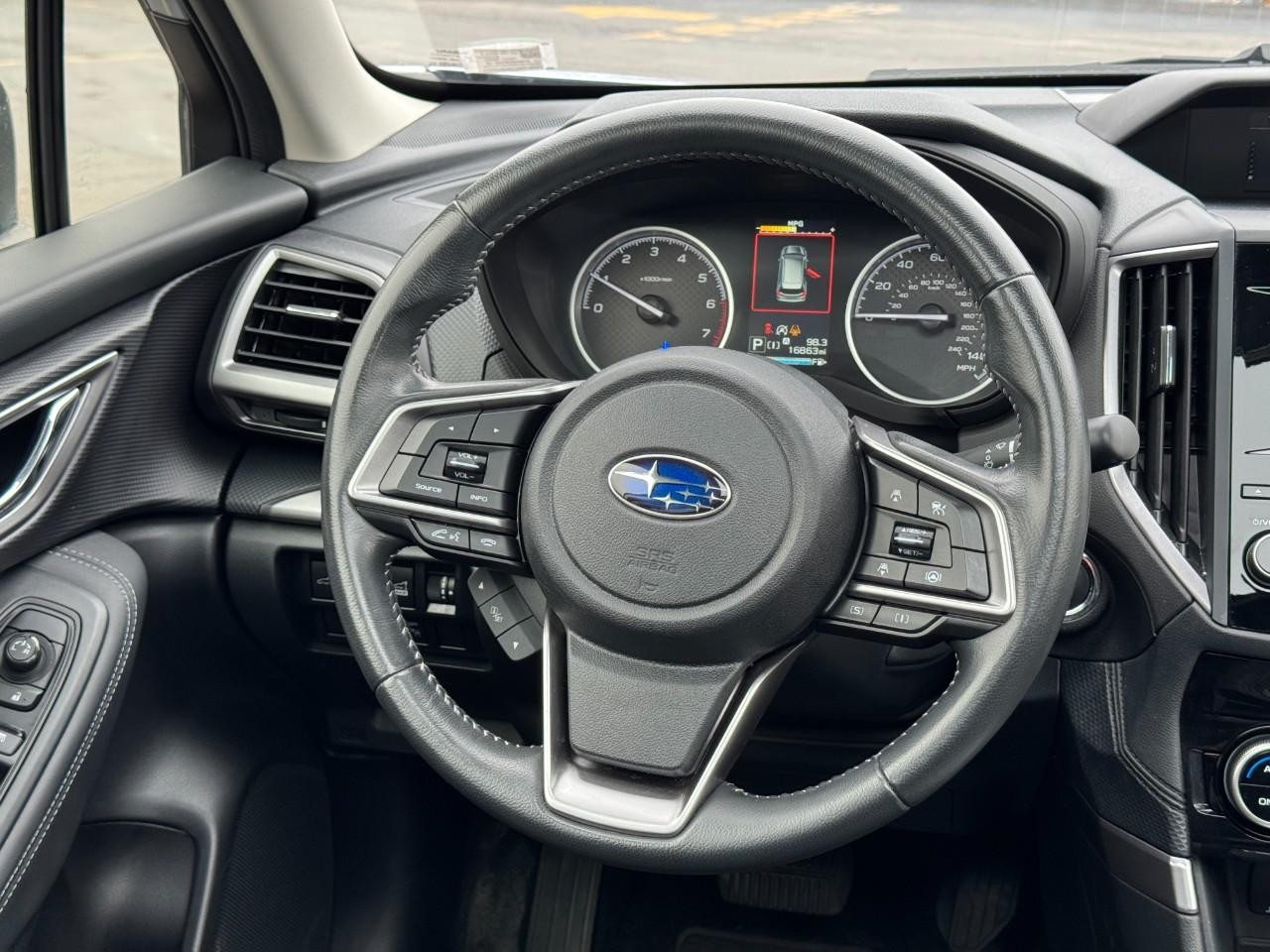 Subaru Forester Vehicle Full-screen Gallery Image 14