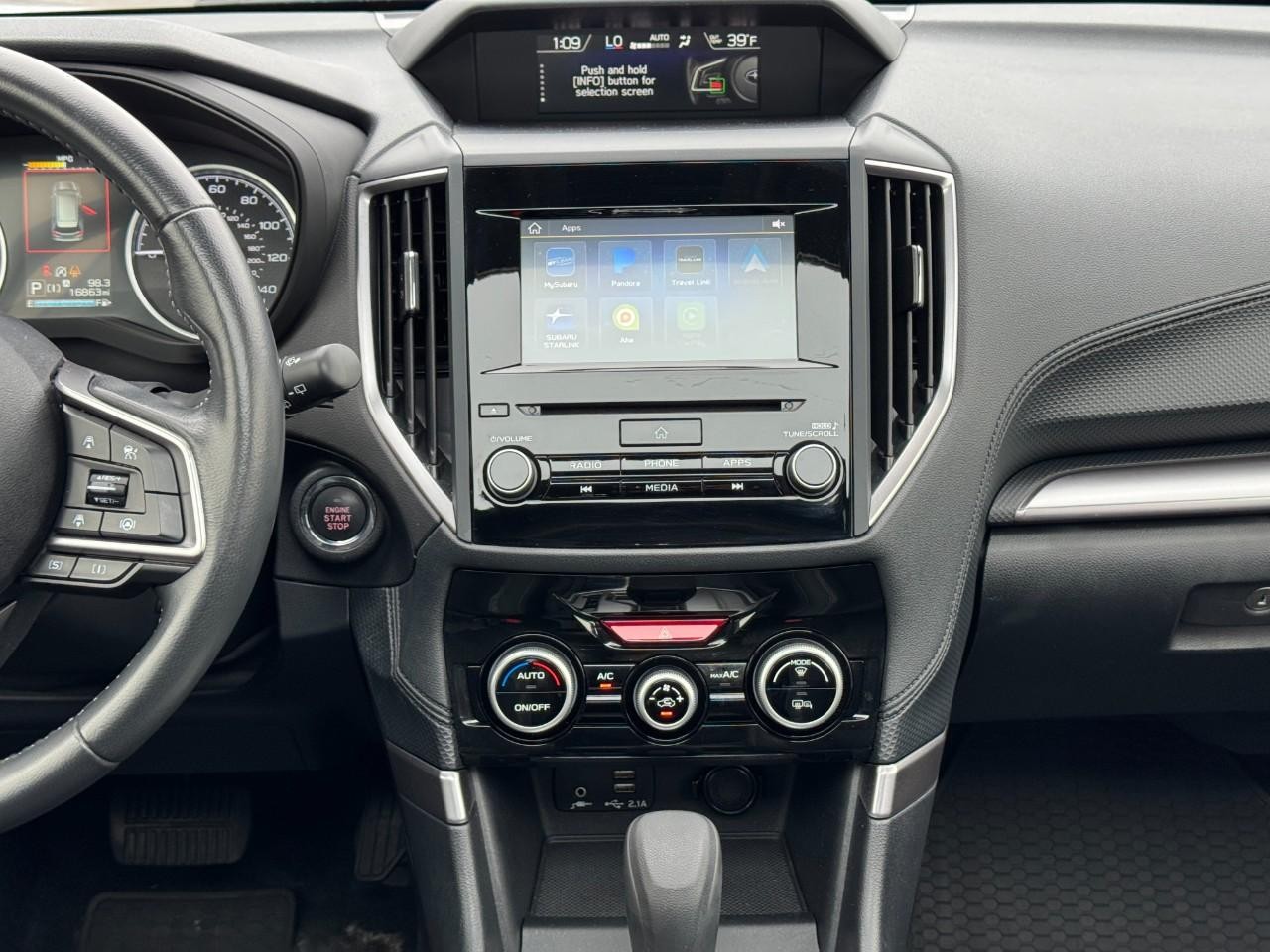 Subaru Forester Vehicle Full-screen Gallery Image 15