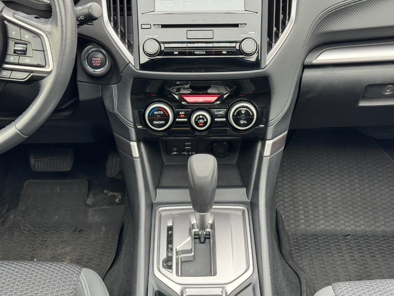 Subaru Forester Vehicle Full-screen Gallery Image 16