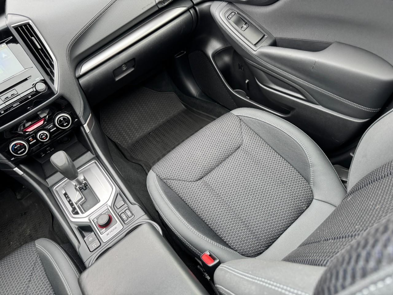 Subaru Forester Vehicle Full-screen Gallery Image 17