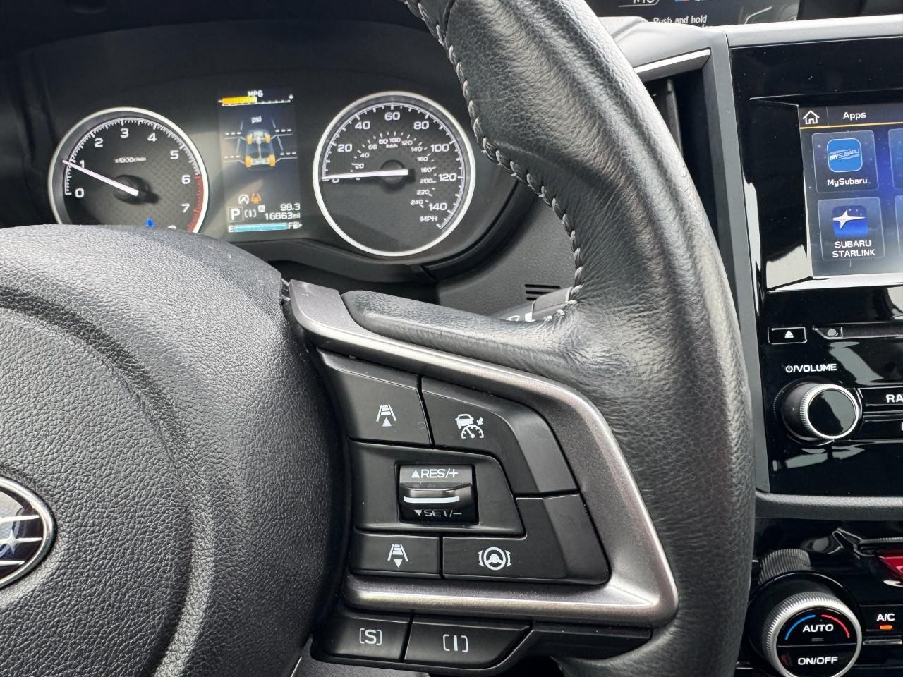 Subaru Forester Vehicle Full-screen Gallery Image 22