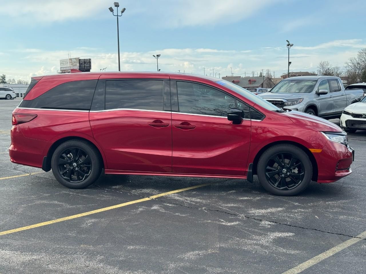 Honda Odyssey Vehicle Full-screen Gallery Image 02