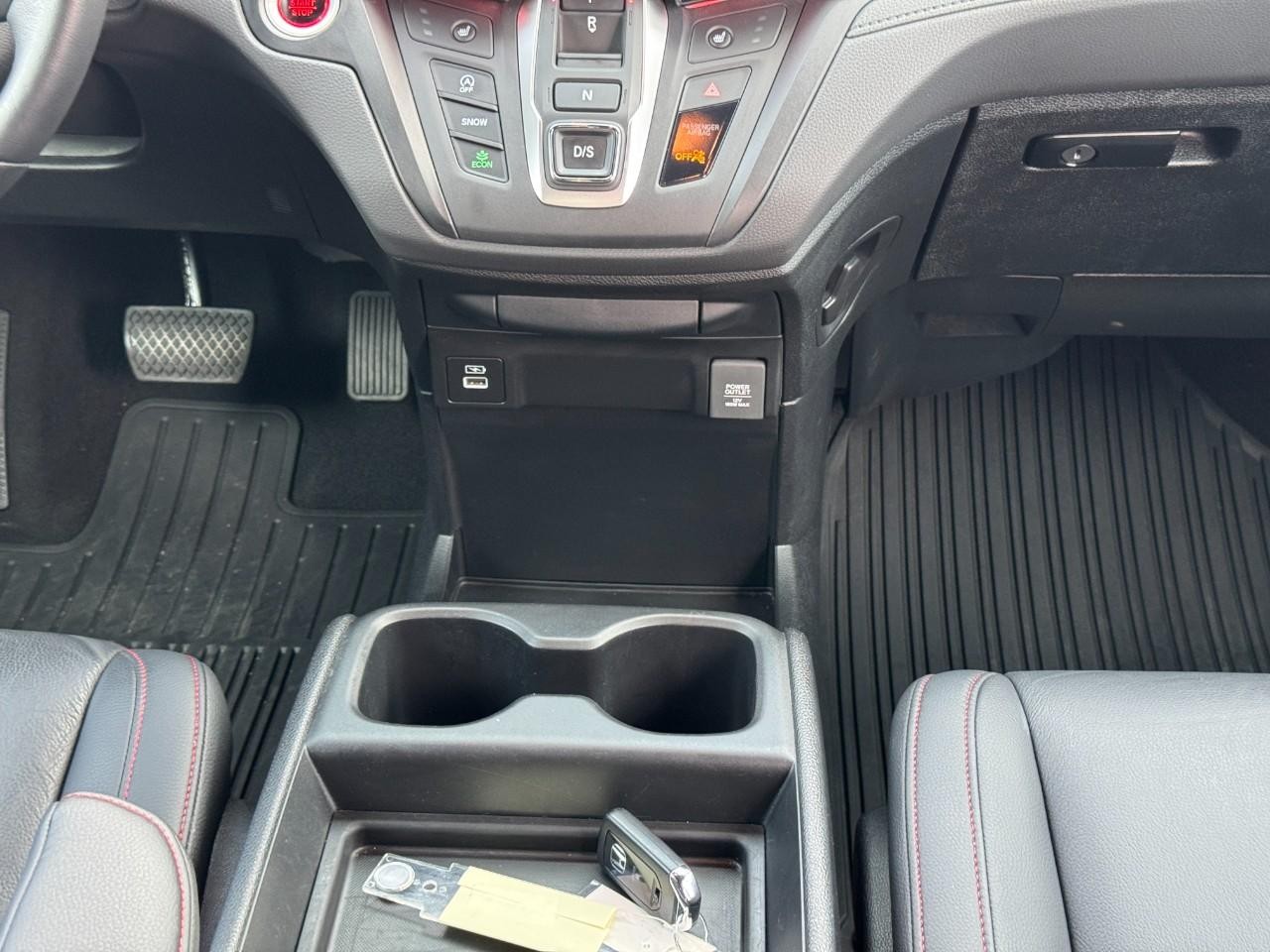 Honda Odyssey Vehicle Full-screen Gallery Image 15