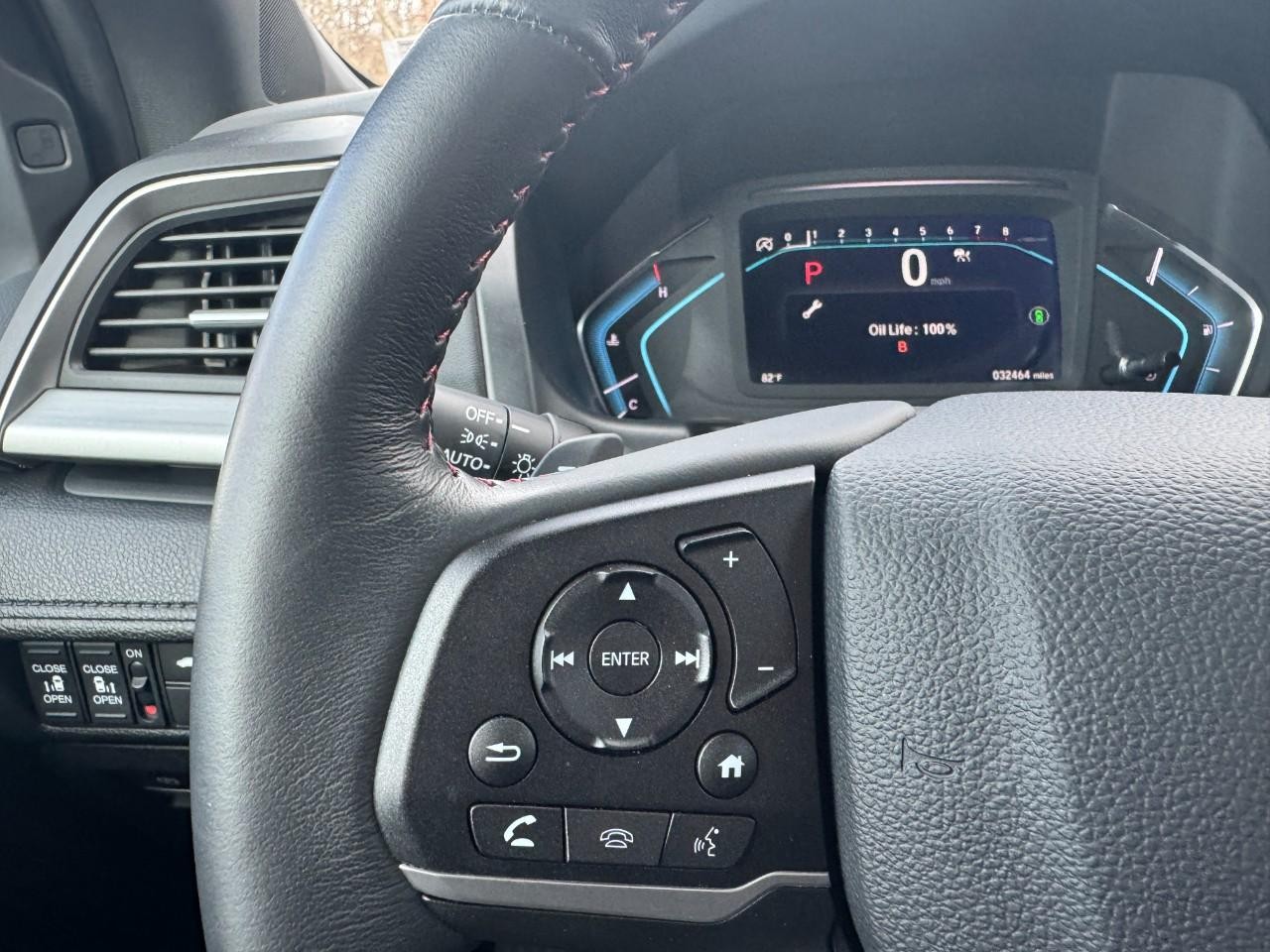 Honda Odyssey Vehicle Full-screen Gallery Image 19