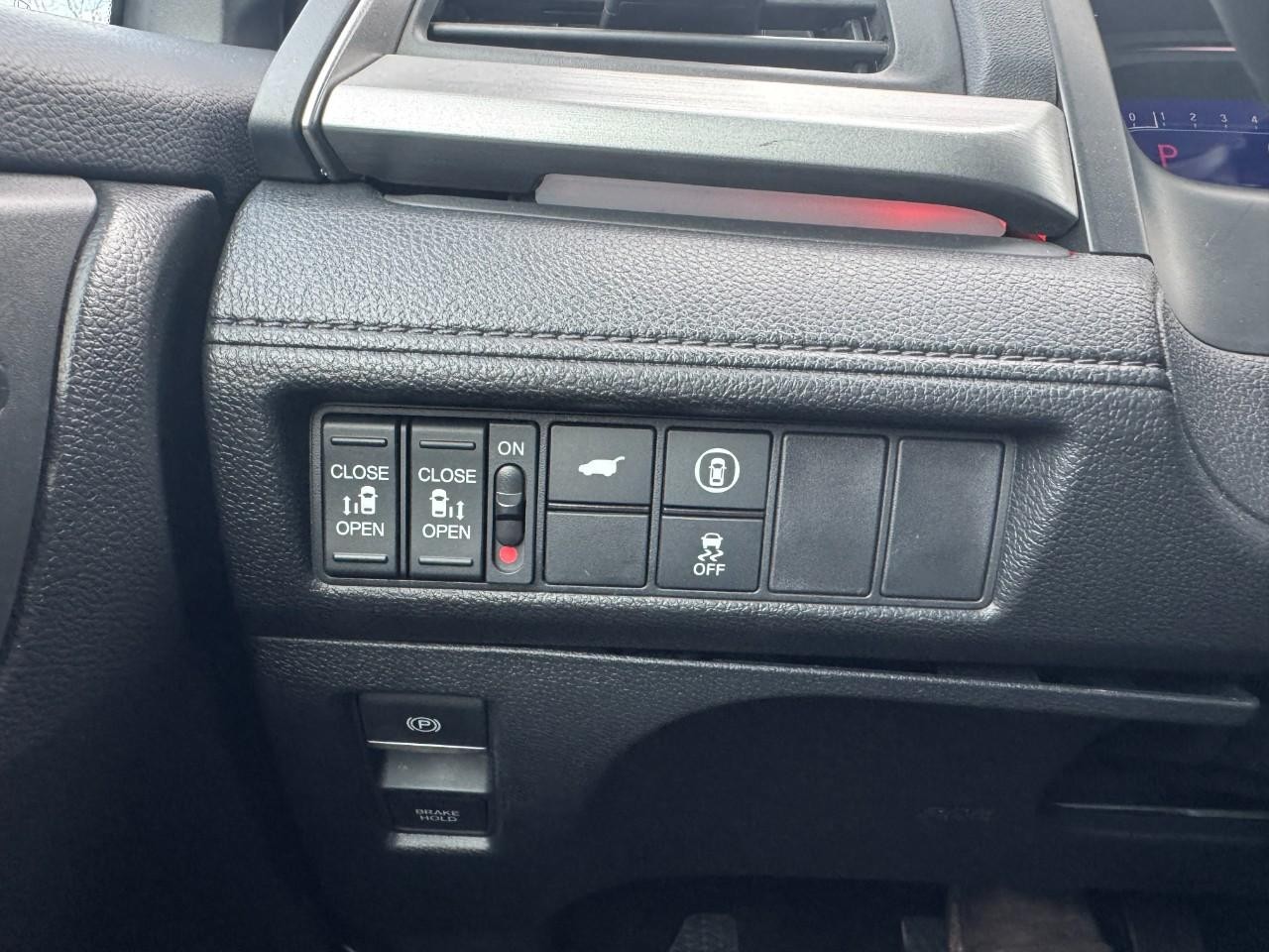 Honda Odyssey Vehicle Full-screen Gallery Image 26