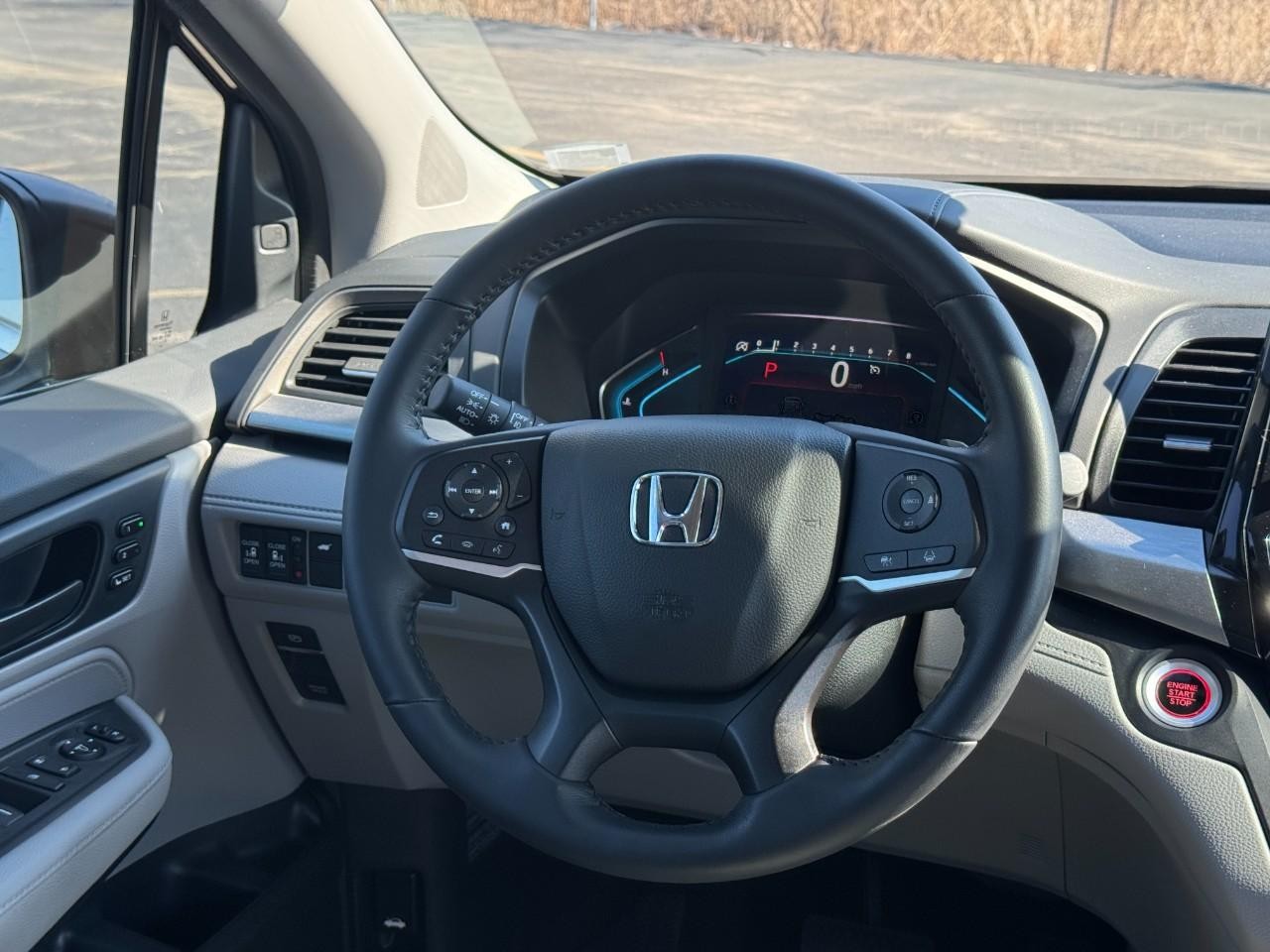 Honda Odyssey Vehicle Full-screen Gallery Image 14