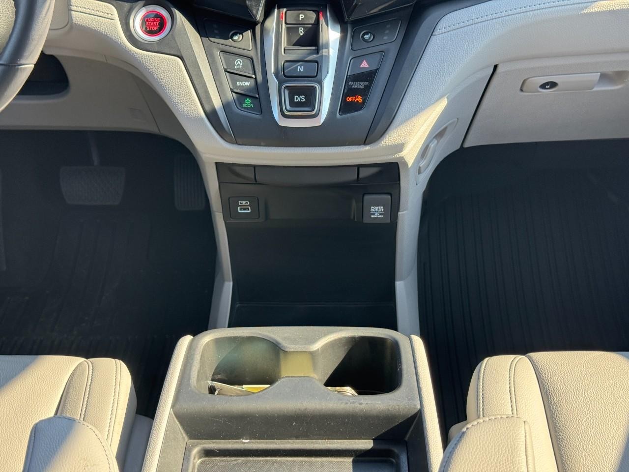 Honda Odyssey Vehicle Full-screen Gallery Image 16