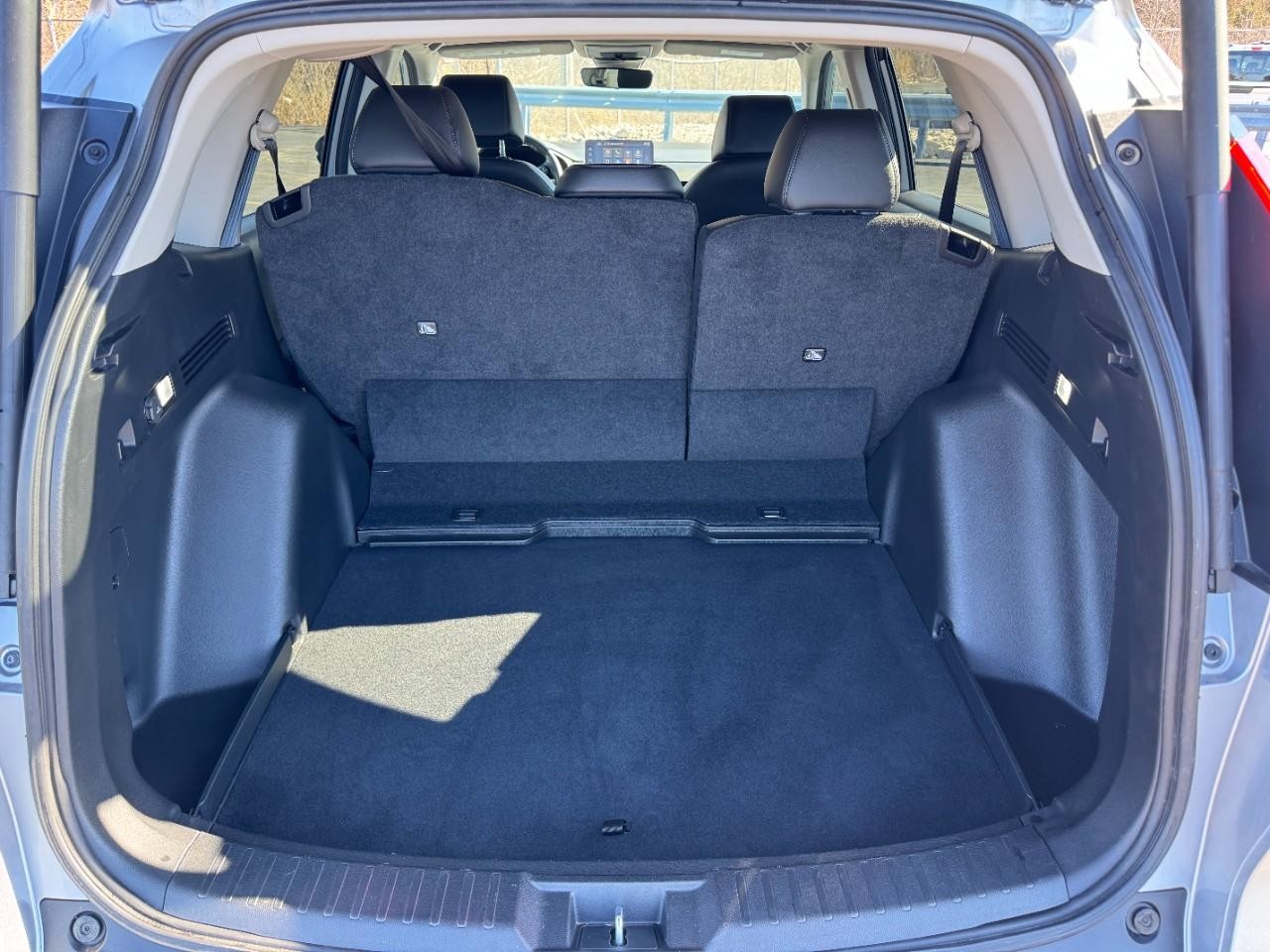 Honda CR-V Vehicle Full-screen Gallery Image 04