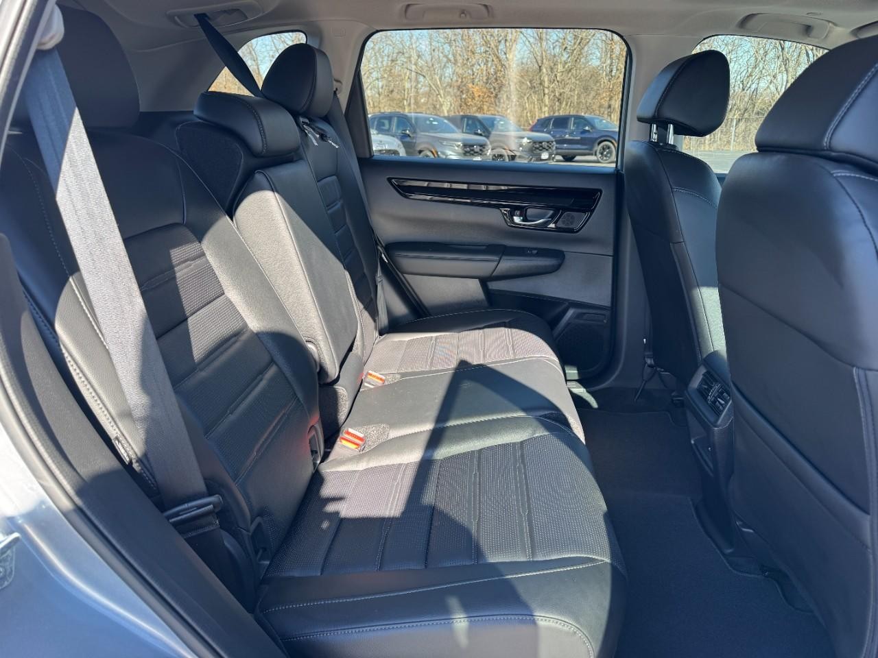 Honda CR-V Vehicle Full-screen Gallery Image 11