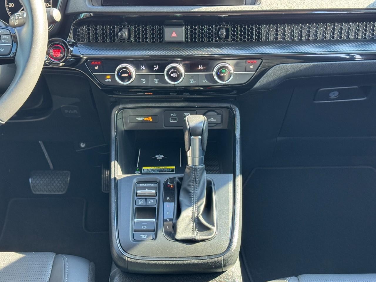 Honda CR-V Vehicle Full-screen Gallery Image 16