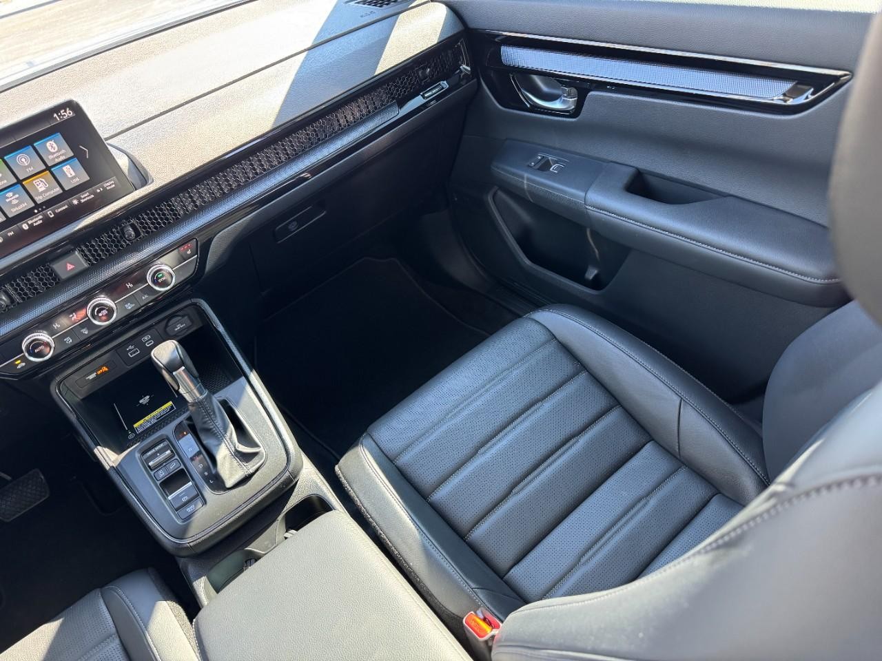 Honda CR-V Vehicle Full-screen Gallery Image 17