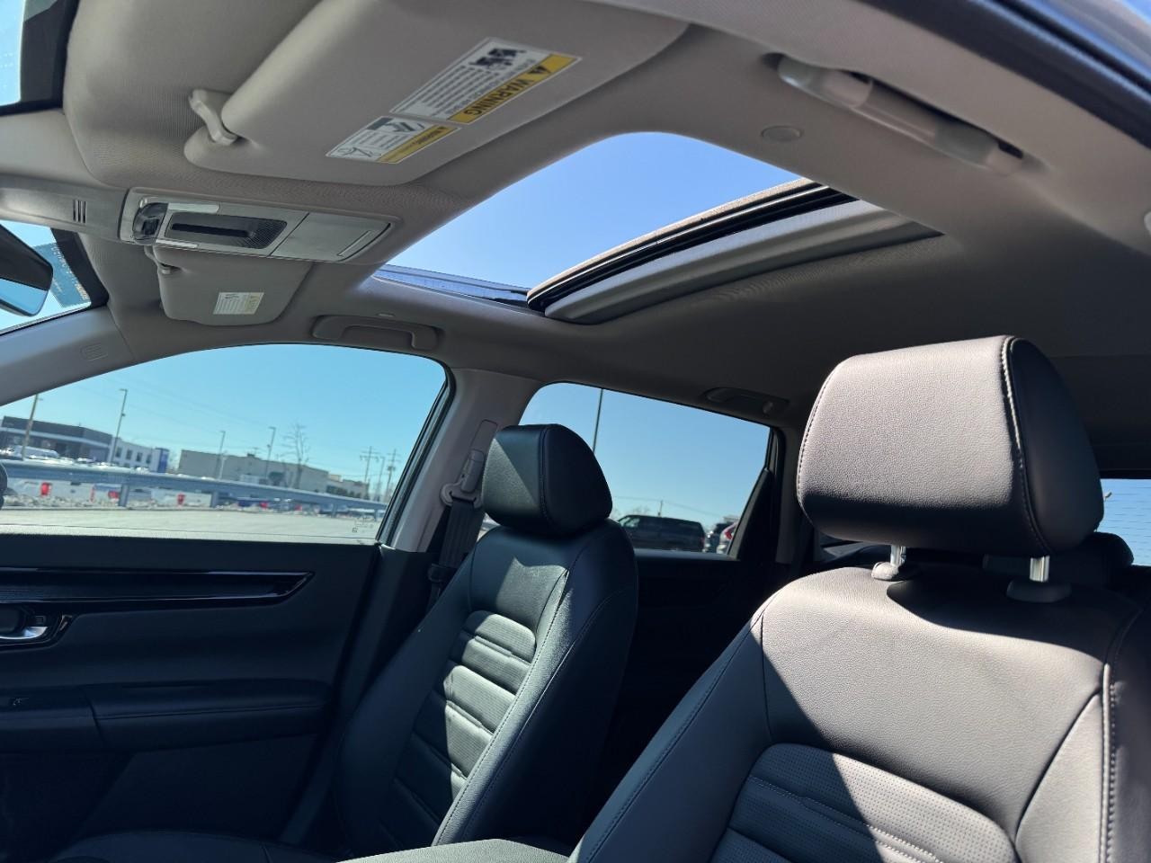 Honda CR-V Vehicle Full-screen Gallery Image 21