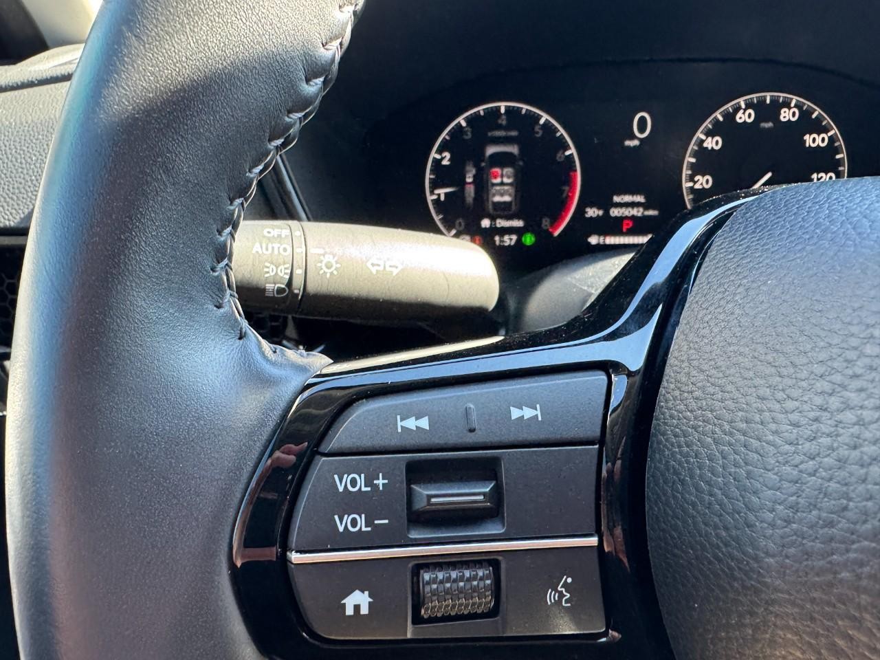 Honda CR-V Vehicle Full-screen Gallery Image 22