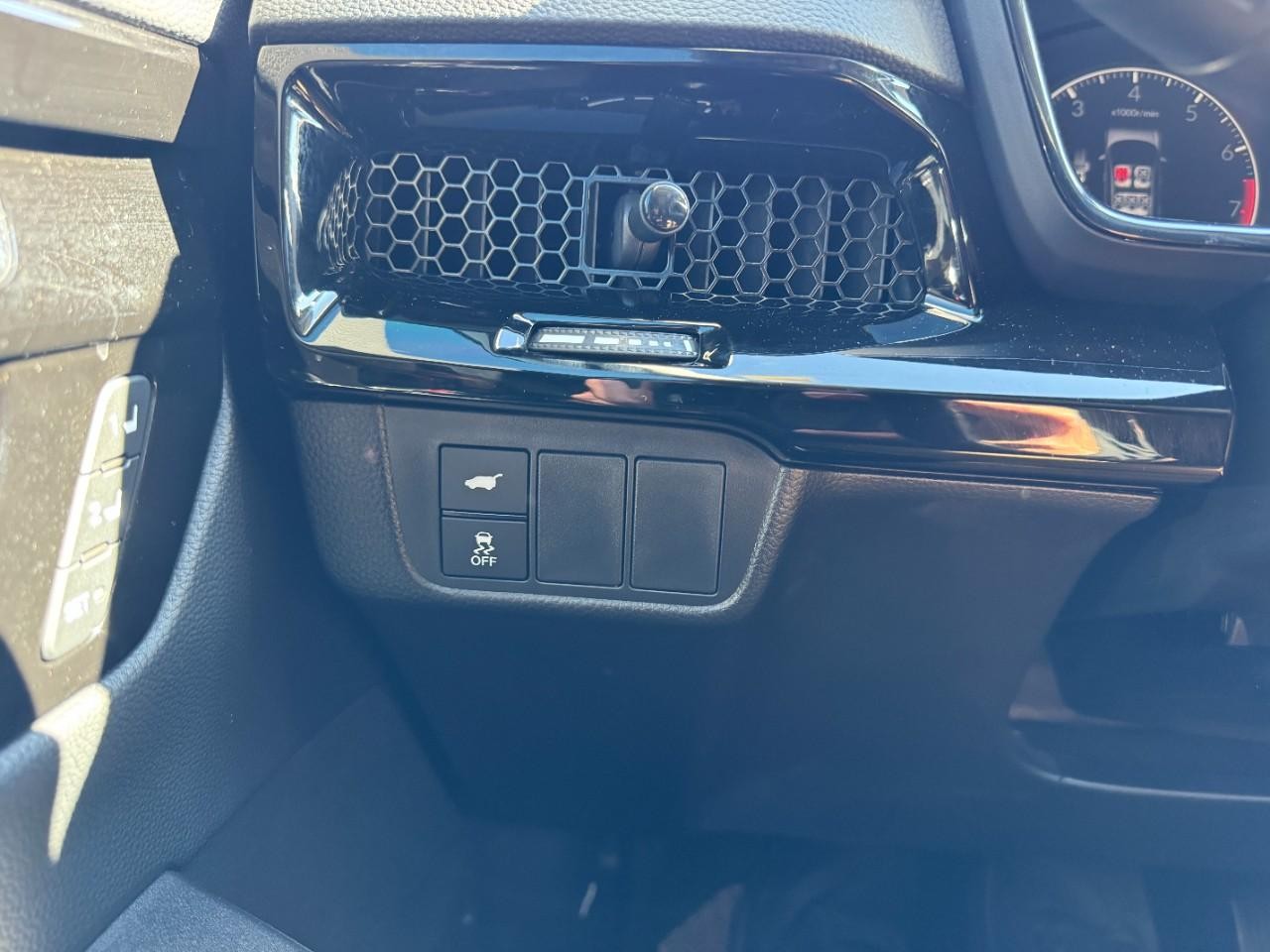 Honda CR-V Vehicle Full-screen Gallery Image 26