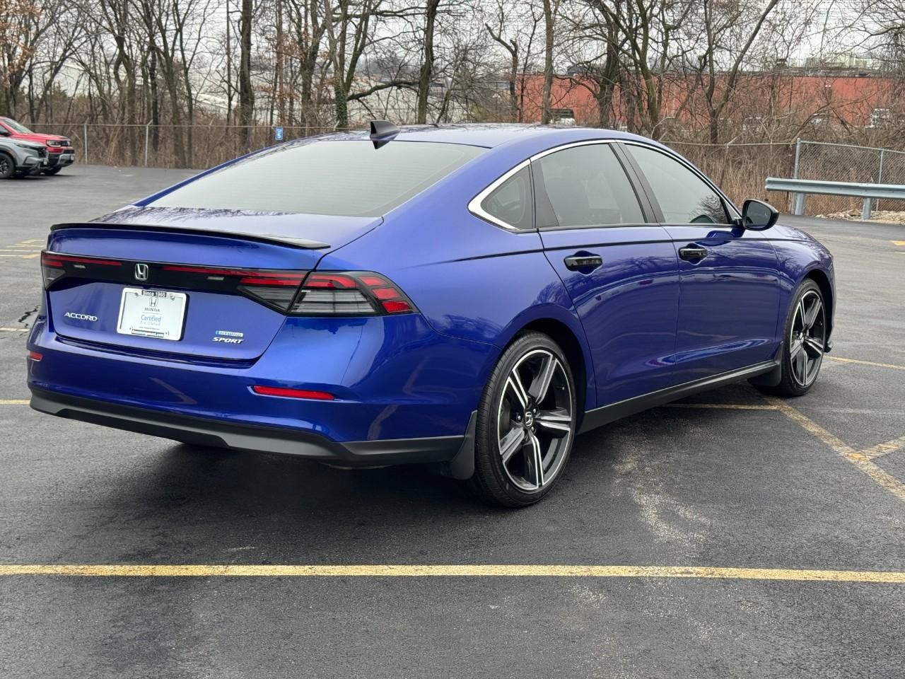 Honda Accord Hybrid Vehicle Full-screen Gallery Image 04