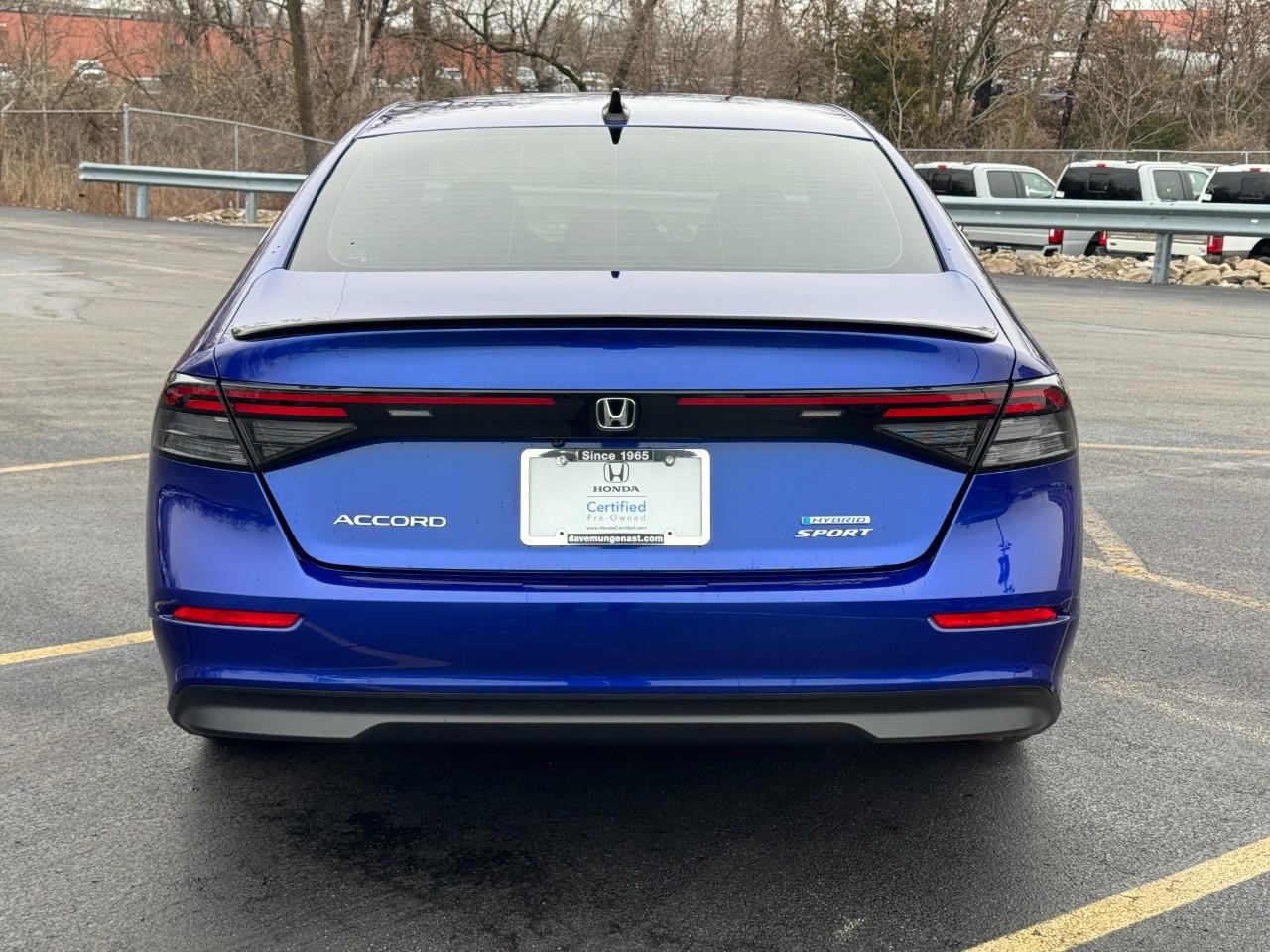 Honda Accord Hybrid Vehicle Full-screen Gallery Image 06